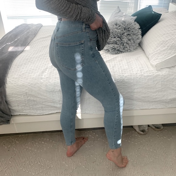 TOPSHOP Light Wash Skinny Jeans - Picture 4 of 5